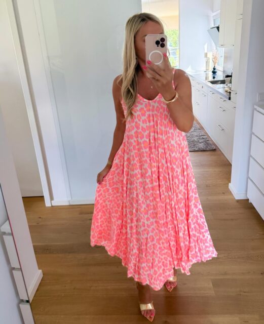Kleid aus 100% Viskose 39,99€